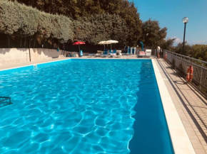 Vista mare piscina e servizio navetta Bergeggi